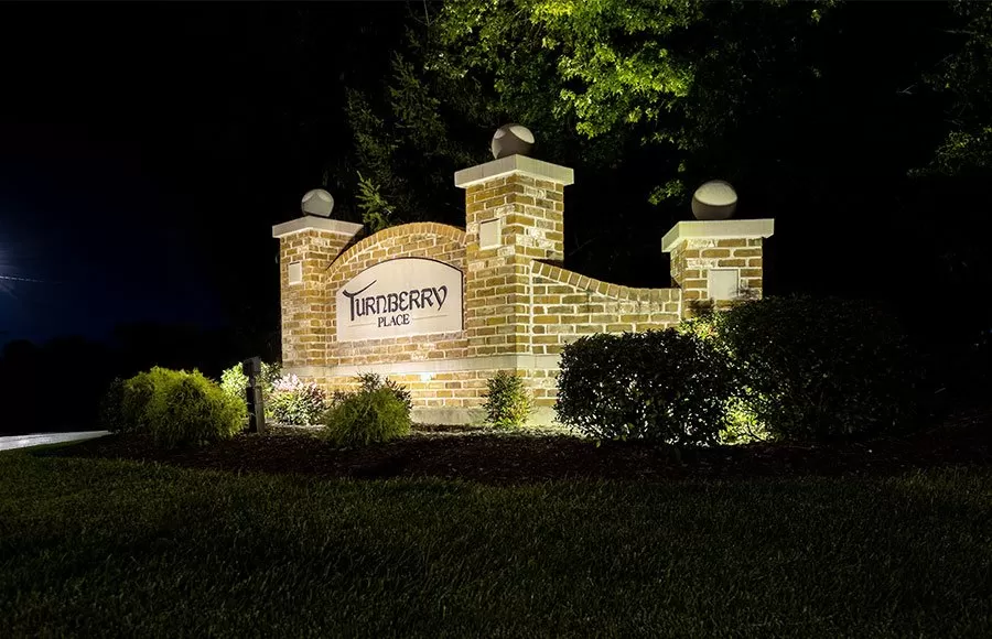 70W LED Flood Light - Knuckle Mount - 250W MH - 9,100 Lumens - 5000K 4 70W LED Flood Light - Knuckle Mount - 250W MH - 9,100 Lumens - 5000K - Image 4