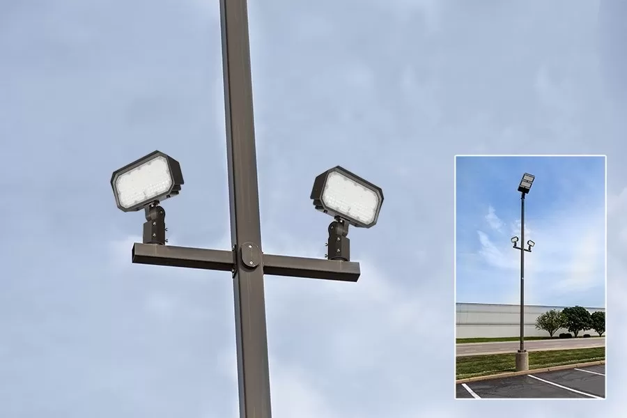 90W LED Flood Light With Slipfitter Mount - 11,700 Lumens - 400W Metal Halide Equivalent - 5000K 4 90W LED Flood Light With Slipfitter Mount - 11,700 Lumens - 400W Metal Halide Equivalent - 5000K - Image 4