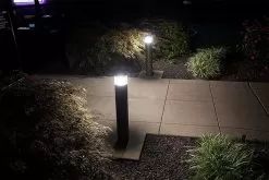 Round LED Bollard Light With Louvers - Bronze Finish - 25W - 1850 Lumens - 3000K / 4000K / 5000K -Lighting Decoration Store blrk fl1 xk25br740 output