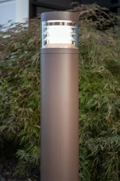 Round LED Bollard Light With Louvers - Bronze Finish - 25W - 1850 Lumens - 3000K / 4000K / 5000K -Lighting Decoration Store blrk fl1 xk25br740 up close