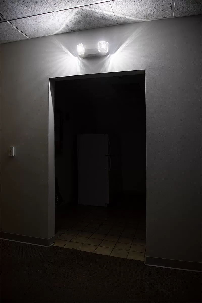 Black Dual-Head LED Emergency Light With Battery Backup - Adjustable Light Heads 6 Black Dual-Head LED Emergency Light With Battery Backup - Adjustable Light Heads - Image 6