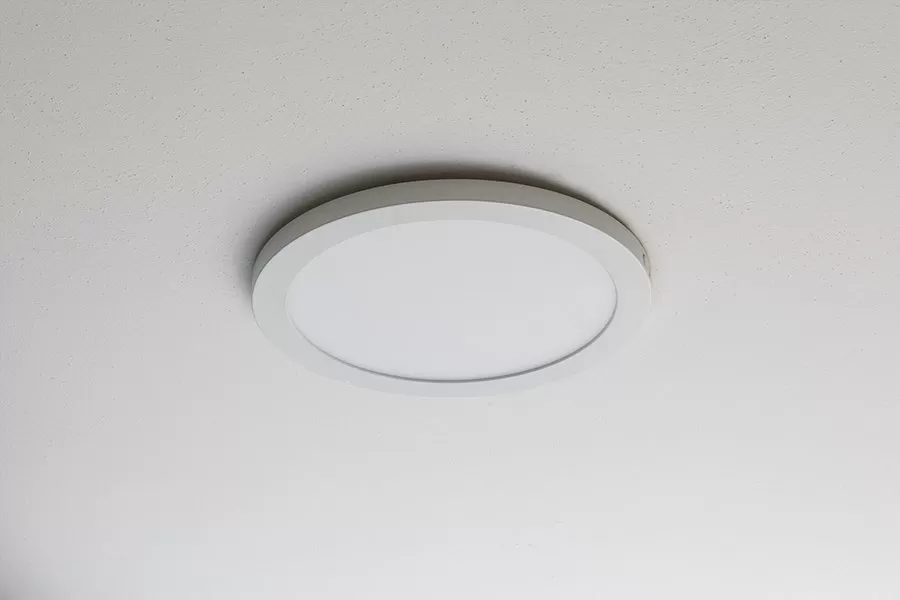 9" LED Downlight - White Magnetic Trim - 18W Flush Mount Ceiling Light - 100W Incandescent Equivalent - Dimmable - 1,440 Lumens - Warm 3000K 6 9" LED Downlight - White Magnetic Trim - 18W Flush Mount Ceiling Light - 100W Incandescent Equivalent - Dimmable - 1,440 Lumens - Warm 3000K - Image 6