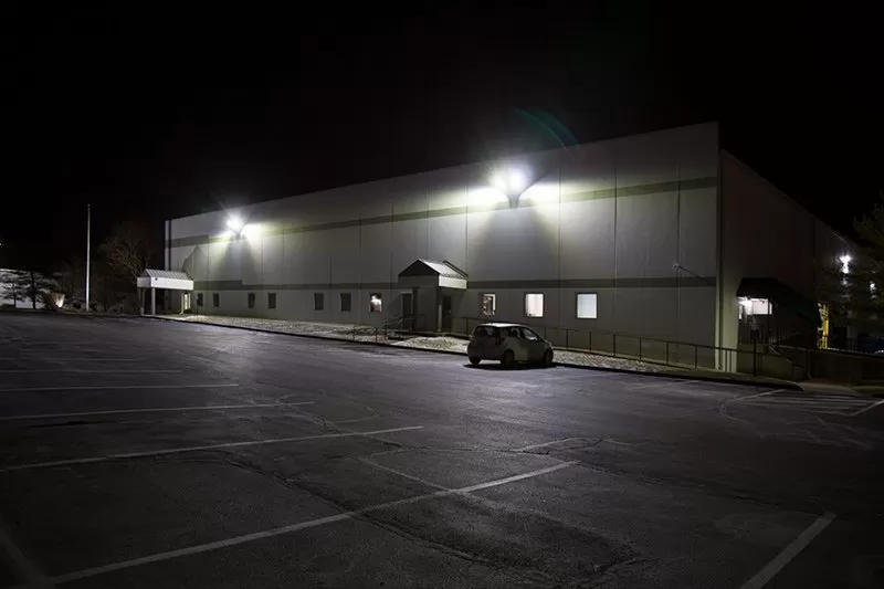 300W LED Flood Light With Yoke Mount - 42,000 Lumens - 1,000W MH Equivalent - 5000K 6 300W LED Flood Light With Yoke Mount - 42,000 Lumens - 1,000W MH Equivalent - 5000K - Image 6