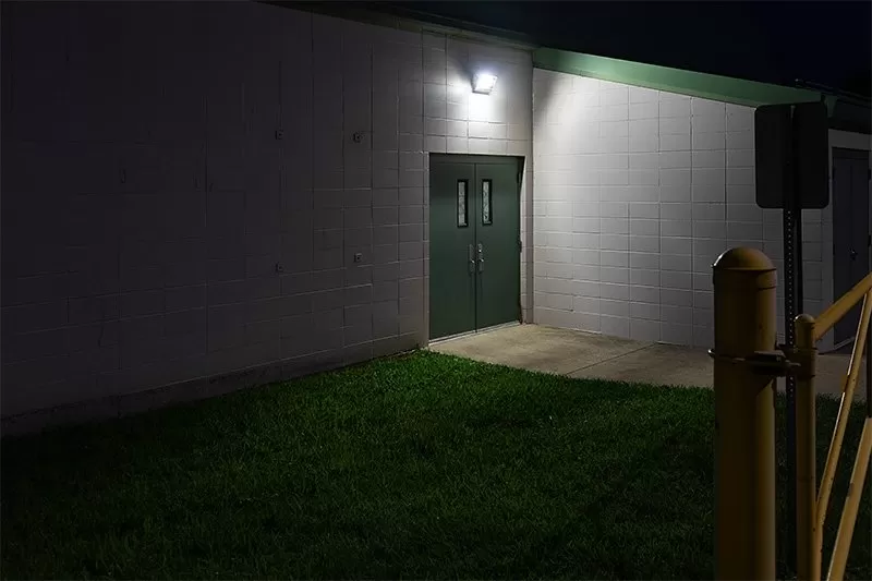 40W LED Wall Pack - Integrated Photocell - 5200 Lumens - Glass Lens - 175W MH Equivalent - 5000K - Cool White 7 40W LED Wall Pack - Integrated Photocell - 5200 Lumens - Glass Lens - 175W MH Equivalent - 5000K - Cool White - Image 7